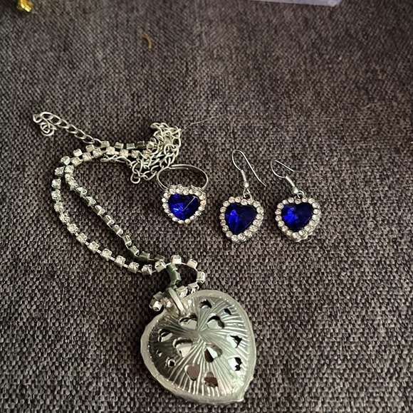 Heart of the Ocean Jewelry Set - Picture 2 of 2